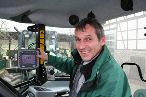 Två centimeters noggrannhet och korrektionssignal via mobilnätet. Tyska Reichhardt visar sin senaste teknik inom autostyrning med GPS på årets Agritechnica. 