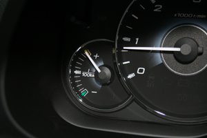 Subaru har kvar sin mätare för bränsleförbrukningen men har flyttat upp den bredvid varvräknaren.