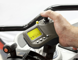 Den elektroniska joysticken kommunicerar med ventilpaketet med hjälp av Canbus-teknik. 