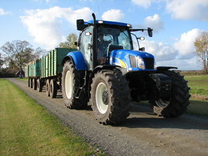Snittraktorn i Storbritannien har i dag 105 kW (143 hk). Med 15 013 sålda traktorer 2009 innebär det 2,15 miljoner nya hästkrafter till brittiskt lantbruk under fjolåret. 