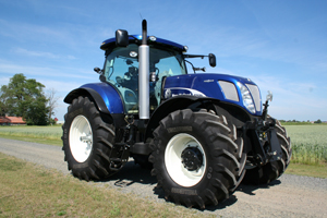 Blue Power är en specialutgåva av New Holland T7070 AutoCommand, modellen som fick utmärkelsen Tractor of the Year 2010. Blue Power innebär feta Trelleborgdäck, skinnstolar och Masseratiblå lack. 
