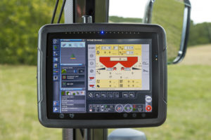 massey-ferguson-launch-autoguide-3000-factory-fit-and-free-c3000-touchscreen-terminal-c3000-console-1_fr_2016_125125-kopia